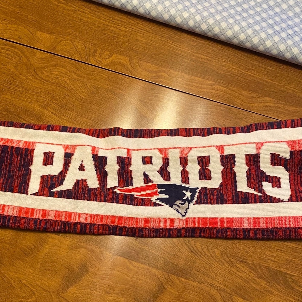NE Patriots NFL Knit Scarf Brand New